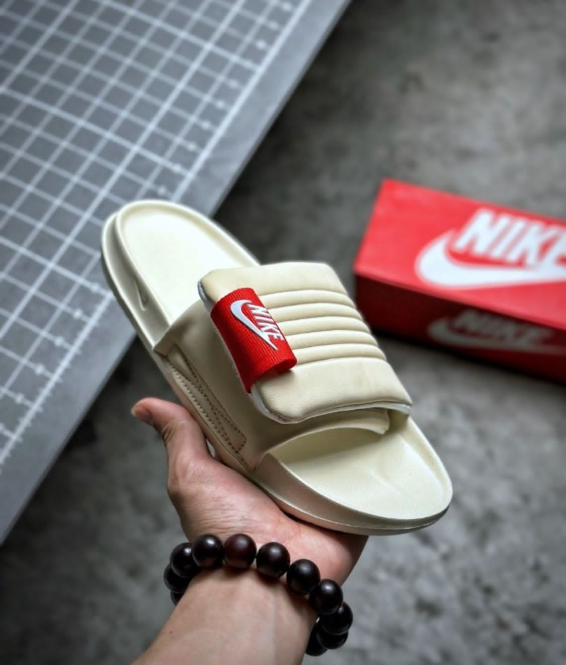 NIKE OFFCOURT ADJUST SLIDE First Copy Slipper Cream 2024 dashingboot