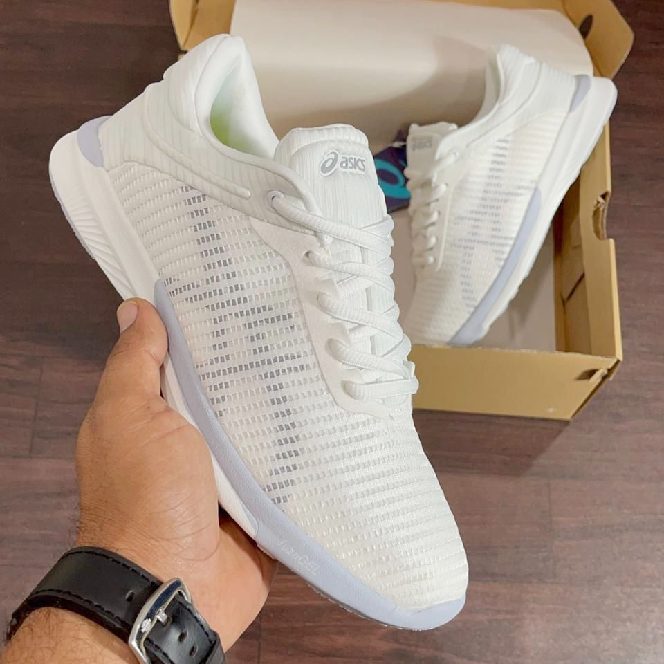 Asics store copy shoes